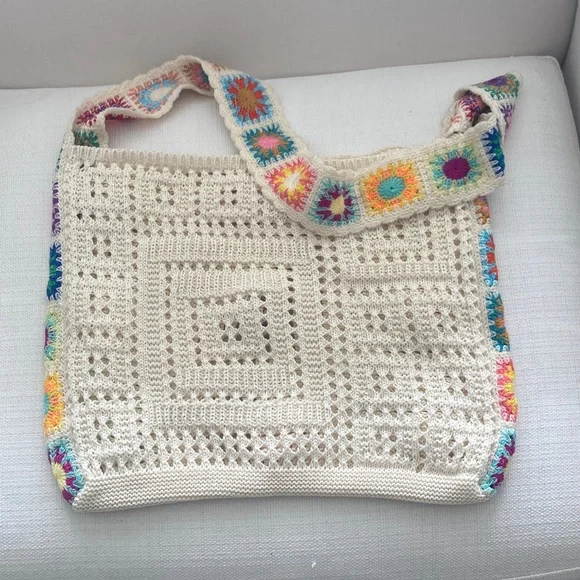 Cream Crochet Floral Crossbody Bag with Multicolor Flowers - Picture 2 of 2